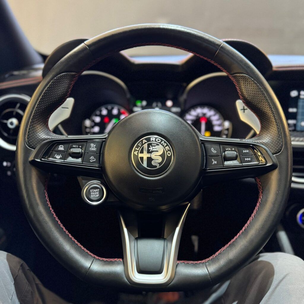 Alfa Romeo Stelvio Estrema año 2023 (CP0277)