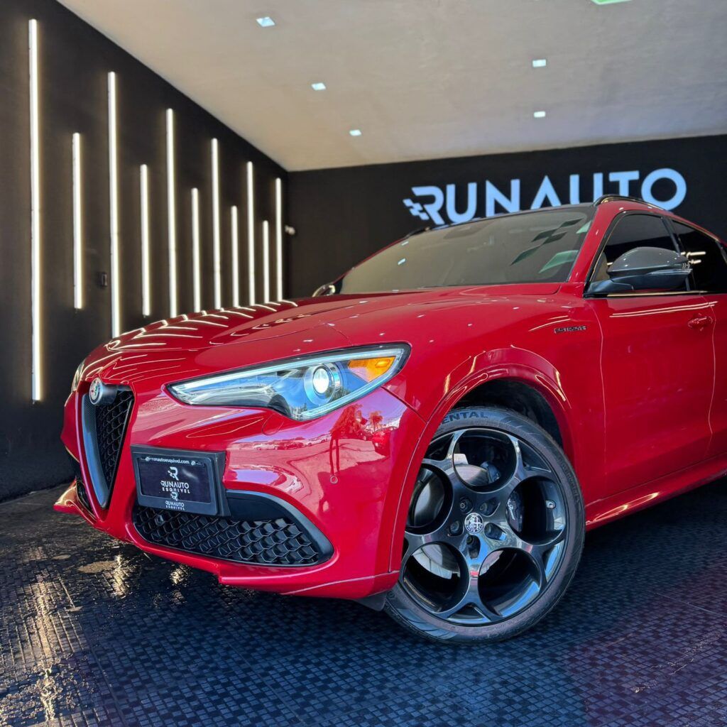 Alfa Romeo Stelvio Estrema año 2023 (CP0277)