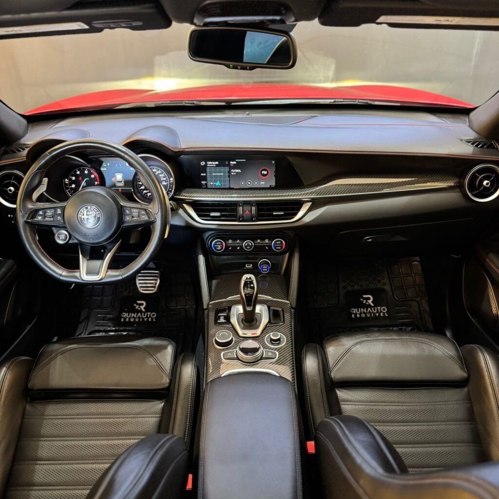 Alfa Romeo Stelvio Estrema año 2023 (CP0277)
