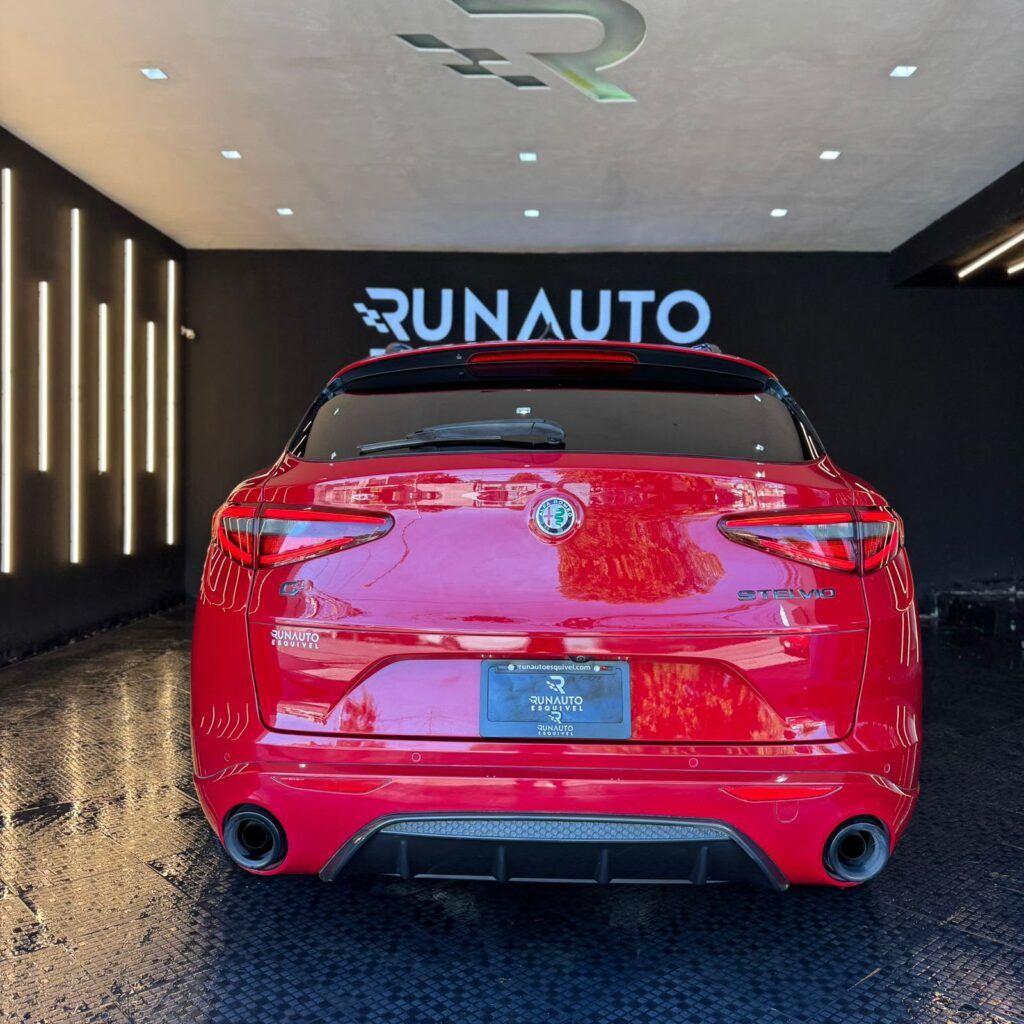 Alfa Romeo Stelvio Estrema año 2023 (CP0277)
